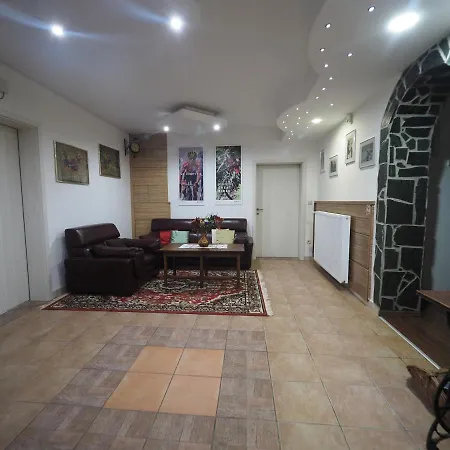 Oda ve Kahvaltı Gostilna Pik 3*