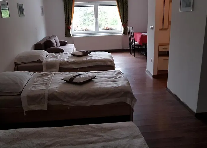 Gostilna Pik Nočitev z zajtrkom Prevalje